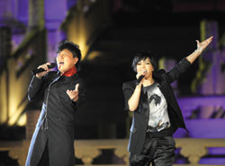 アーメイ＆孫楠「永遠的朋友」を熱唱